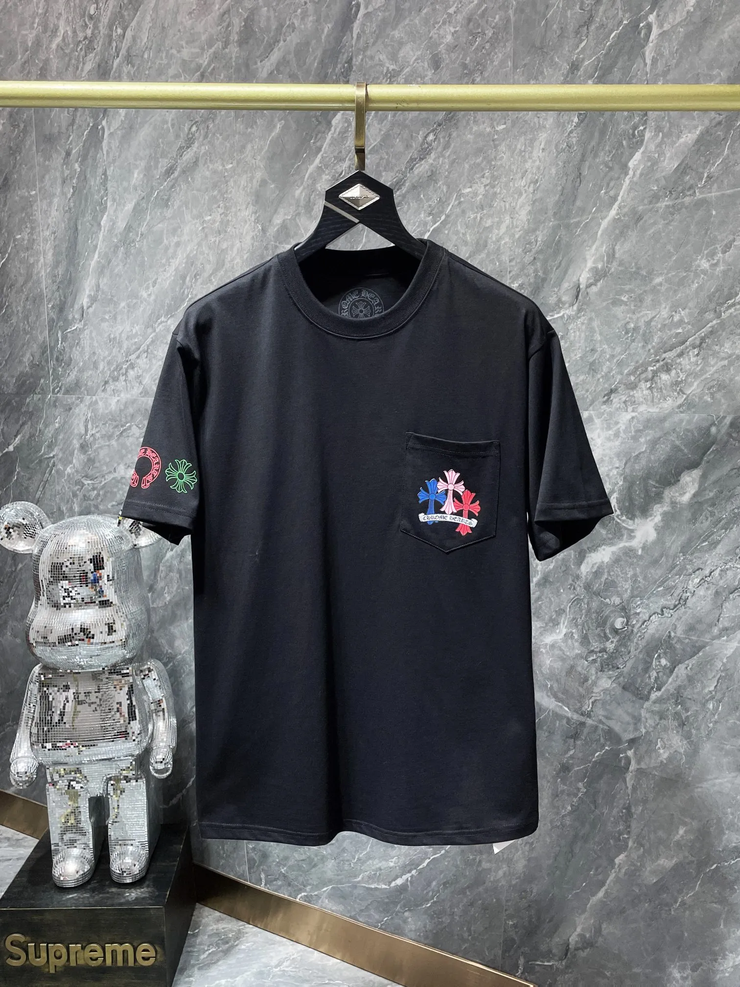 P140 New Chrome Hearts 25ss for summer. High gram weight, environmentally friendly and high-quality top-grade fabric. 260g~270g. Chrome classic color phantom cross letter flower arm length T. Imported environmentally friendly glue printing and dyeing. Counter synchronization. Re-engraved version 1:1. Recommended color: black white. Size: S, M, L, XL